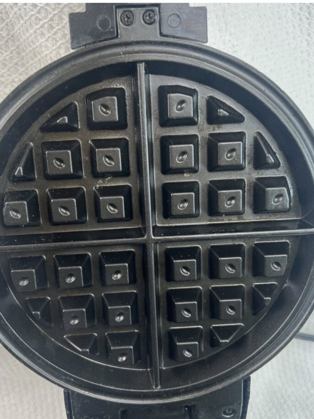 Bella Sensio GH-805 Rotating Belgian Waffle Maker Nonstick - Picture 2 of 6